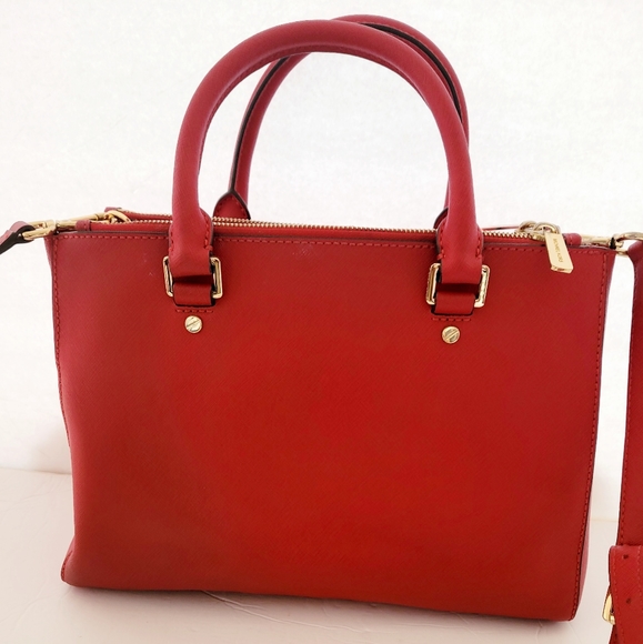 Michael Kors Sutton Medium Bag - Picture 3 of 12